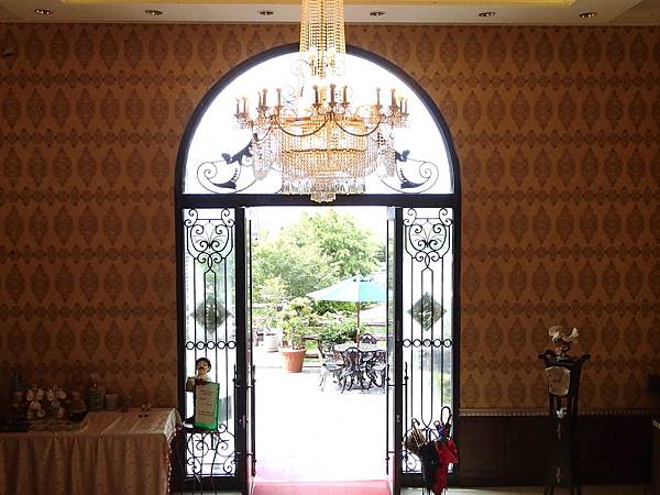 天亮後的豪斯登堡