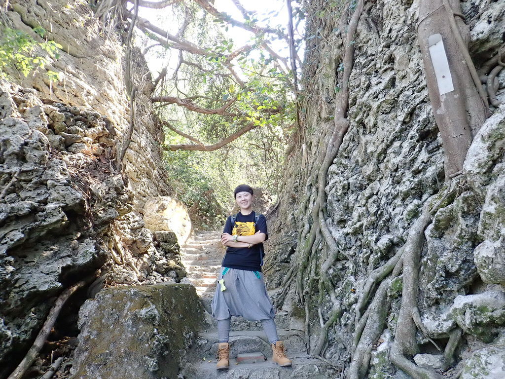 高雄阿蓮 大崗山盤龍峽谷 一線天 順撿大崗山小百岳 小百岳no74 天才阿呆小玩家 痞客邦