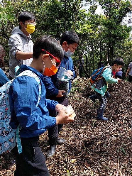 LINE_ALBUM_2022416 播種、認識可食植物與野炊_230203_87.jpg