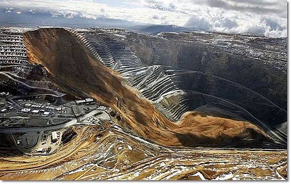美國賓漢姆頓市的世界最大採石場發生滑坡，導致數百萬噸岩石被衝垮