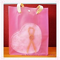 心型禮盒用粉紅透明袋子裝