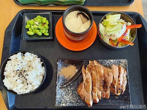 桃園美食｜竹圍漁港美食~鰻天下｜唯一鰻魚專賣店｜原味鮮甜白燒鰻、無刺感蒲燒鰻｜gigi手機玩透透-53.jpg