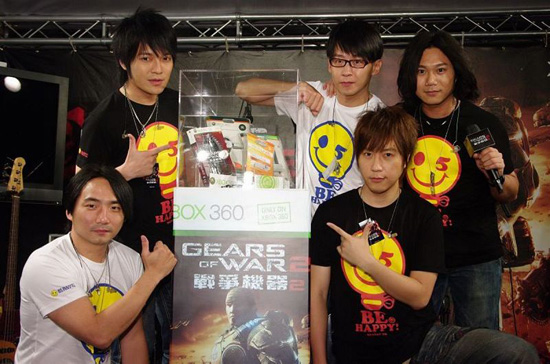 五月天代言X BOX，出席現場開賣活動4.jpg