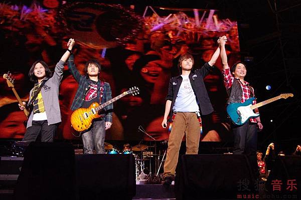 五月天台北演唱會第二場 五萬人的掌聲感動全場7.jpg