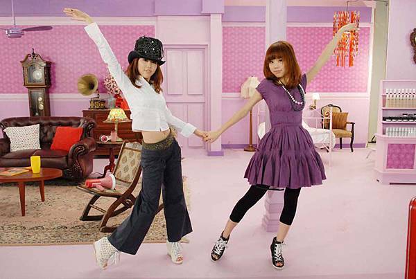 《新少女祈禱》挑戰舞蹈極限 BY2咬牙練國標 腿傷不敢哎