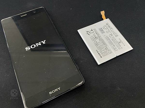 SONY XZ2P電池更換(1).jpg