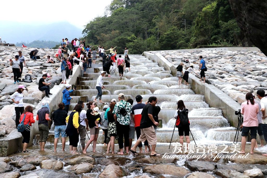 台中和平烏石坑的山寨版 土耳其棉花堡 發現台灣之美 痞客邦