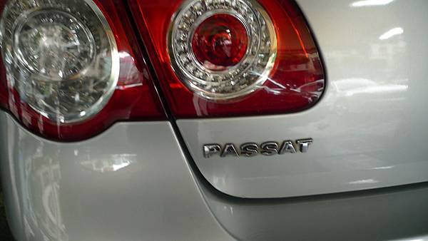 Vw Passat 2 0l 21萬公里汽車冷氣不冷壓縮機流量控制器 Vcds冷氣電腦連線檢修 查冷氣電腦數據檢修健診冷氣定期保養壓縮機潤滑油及冷媒重灌 冷房效率一級棒出風口溫8 1度c 專業冷氣 毅修汽車