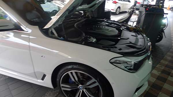 Bmw 2台冷氣健診定期保養 Bmw 540i清洗冷氣系統內潤滑油排出壓縮機冷凍油潤滑油換新 冷媒定量秤重換新冷房效率一級棒毅修汽車專業冷氣 Bmw 2台冷氣健診定期保養 Bmw 540i清洗冷氣系統內潤滑油排出壓縮機冷凍油潤滑油換新 冷媒定量秤重換新冷房效率一級棒毅修汽車專業冷氣