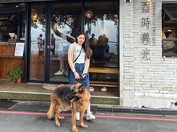 新北九份|酉時暮光::寵物友善咖啡廳！巴斯克乳酪蛋糕搭配西西