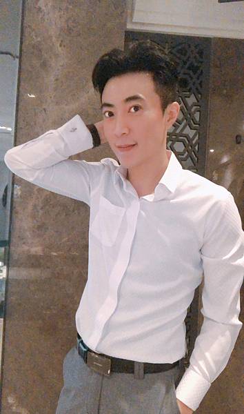 知名酒店經紀梁曉尊.jpg 知名酒店經紀梁曉尊.jpg