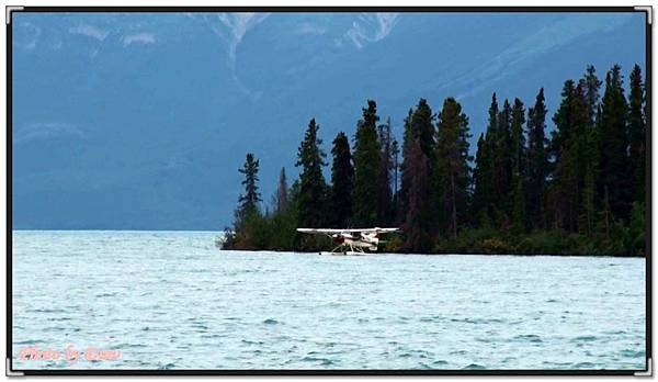 27 Atlin Village-Float plane 