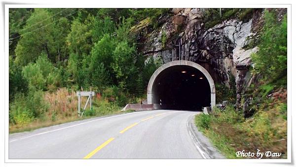 72 Rv827 Tommeras Tunnelen.jpg
