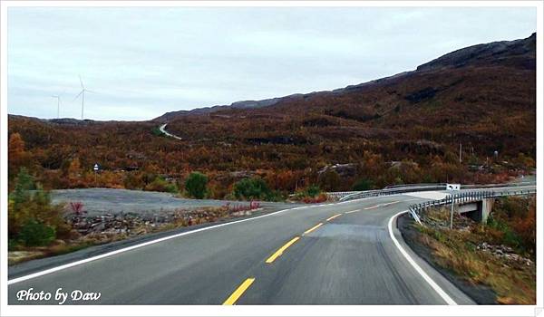 16 E10 Gadjajohka Bridge.JPG