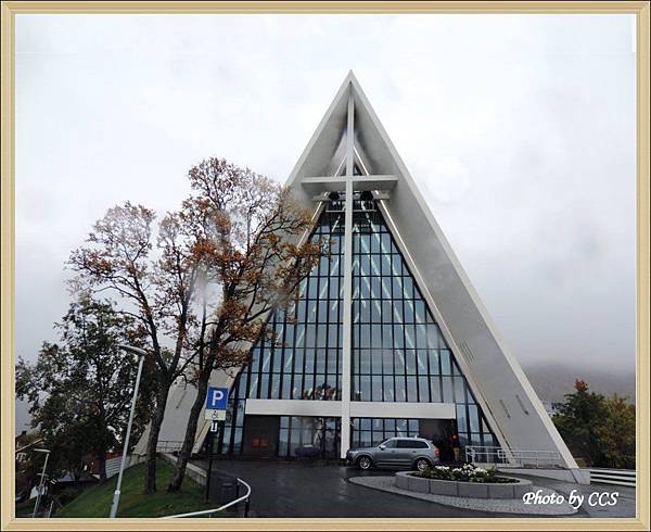 13 Tromso Arctic Cathedral.JPG