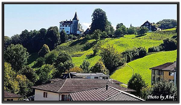 79 CH Kriens_Schauensee Castle.jpg