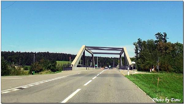 93 CH Hellbuhlstrasse_KleineEmmeBridge.jpg