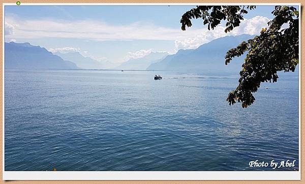 12 CH Vevey_LacDeGeneve.jpg