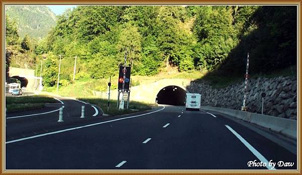 86 FR N205_TunnelDuChatelard.jpg