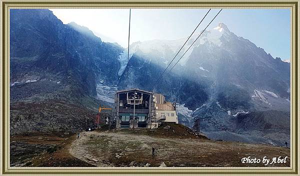 09 FR PlanDesAiguilles-CableCar.jpg