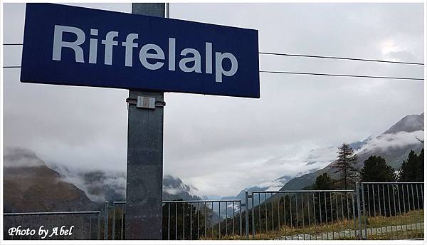 10 CH RiffelalpStation.jpg