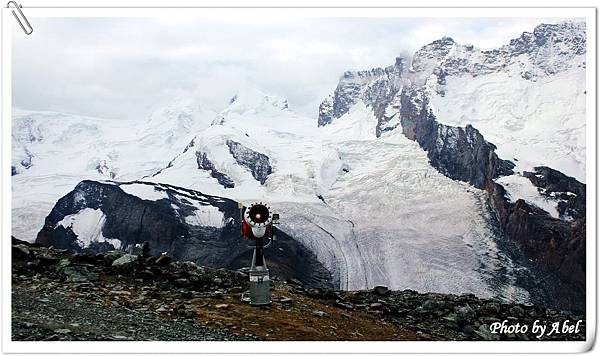 16 CH HikingGornergrat2Riffelsee.JPG