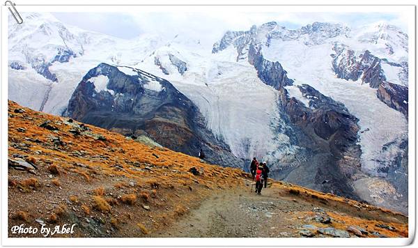 22 CH HikingGornergrat2Riffelsee.JPG