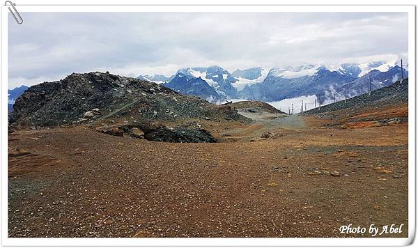 30 CH HikingGornergrat2Riffelsee.jpg