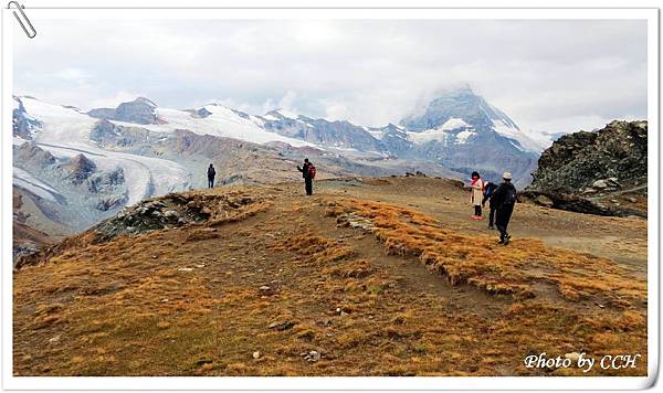 29 CH HikingGornergrat2Riffelsee.JPG