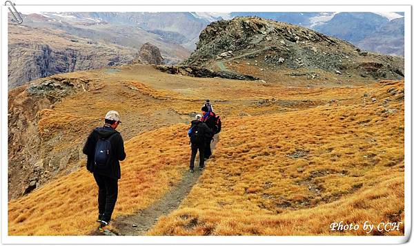 28 CH HikingGornergrat2Riffelsee.JPG