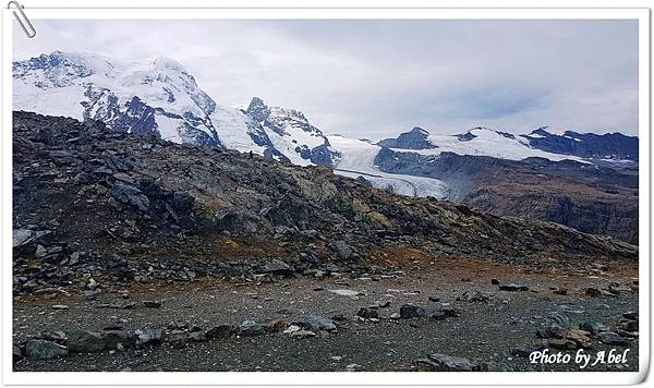 39 CH HikingGornergrat2Riffelsee.jpg