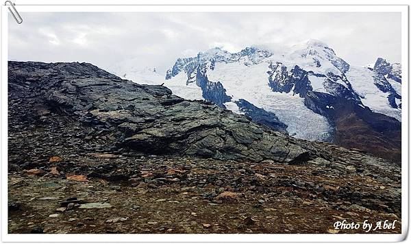 38 CH HikingGornergrat2Riffelsee.jpg