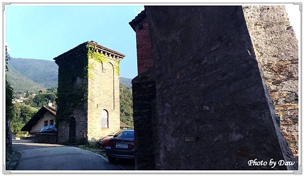 65 CH Bellinzona_CastelGrande.jpg