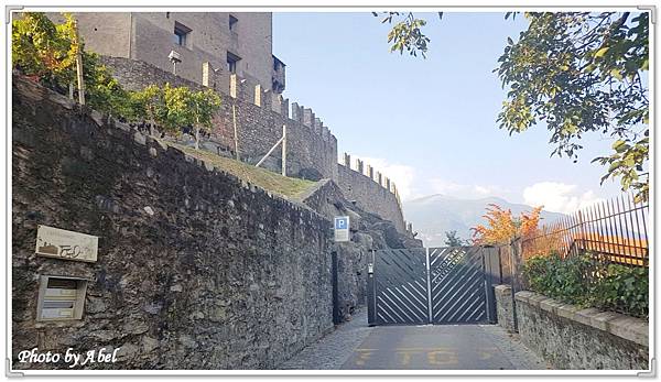 68 CH Bellinzona_CastelGrande.jpg