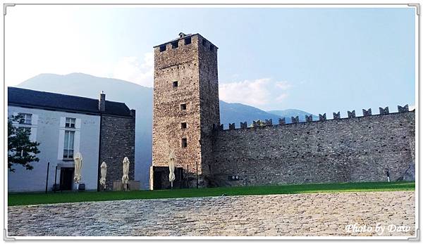 72 CH Bellinzona_CastelGrande.jpg