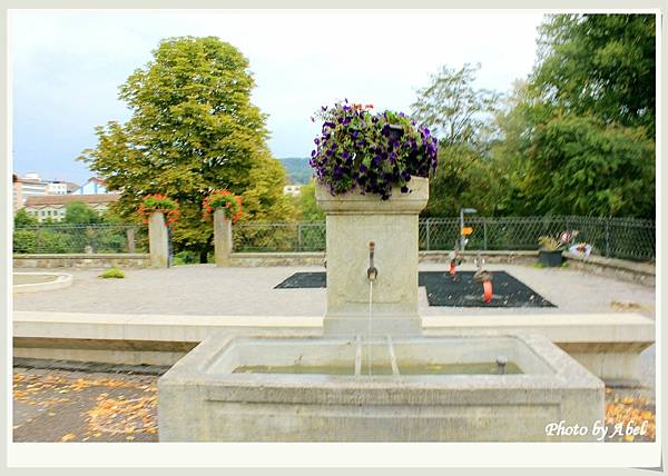 32 StephanVonMaleckBrunnen_Rheinfall.JPG