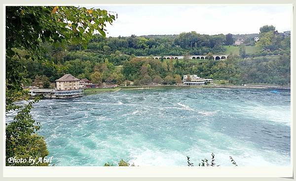 79 CH SchlossLaufenTrail_Rheinfall.jpg