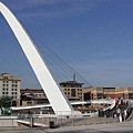 Millenium_bridge_close.jpg