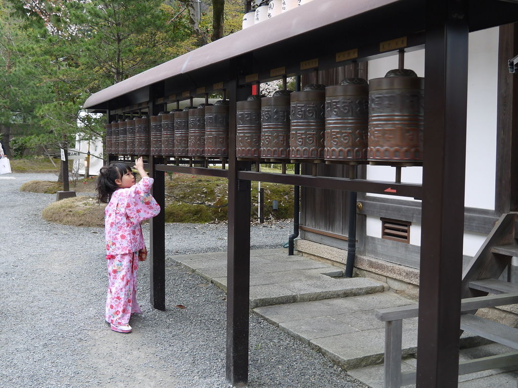 京都 高台寺 豐臣秀吉正室北政所夫人長眠之地 人流不息的 寧寧之道 散步趣 魔幻夜櫻光雕秀 娜娜鐵腿趣 京都 高台寺 豐臣秀吉正室北政所夫人長眠之地 人流不息的 寧寧之道 散步趣 魔幻夜櫻光雕秀 娜娜鐵腿趣