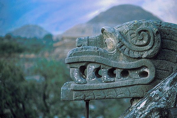 Quetzalcoatl_Feathered serpent_3.jpg