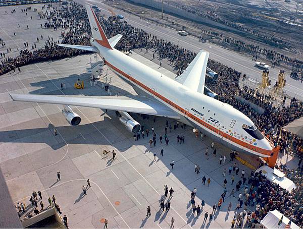 Boeing-747-Rollout1968.jpg