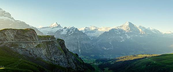 Grindelwald-First-Sommer-Cliff-Walk-Eiger-Moench-Jungfrau