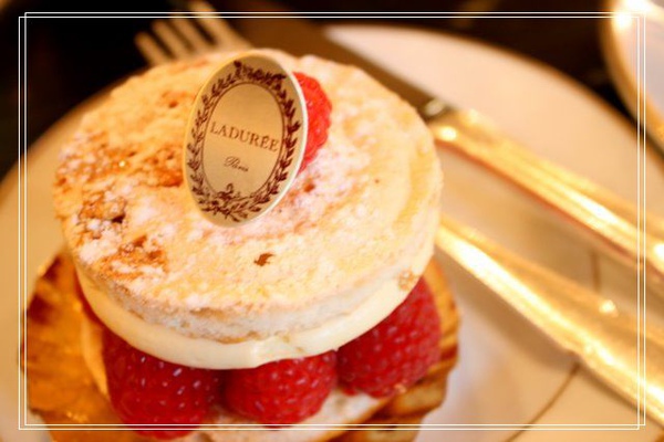 Le Divin - Laduree @ Paris, rue Royale Le Divin - Laduree @ Paris, rue Royale