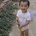 20酷比澆菜.jpg