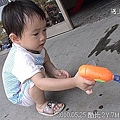 09 2010.05.25 玩泡泡.jpg