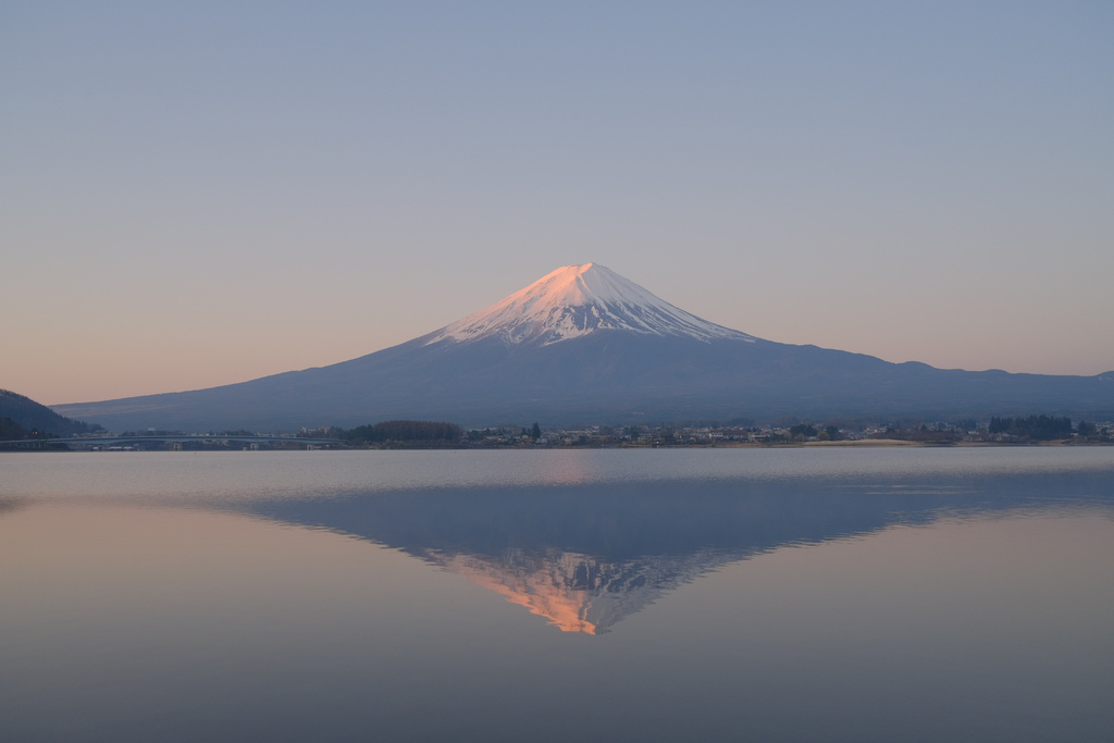 2023東京河口湖| 秀峰閤 湖月，河口湖沿岸最完美的逆富士