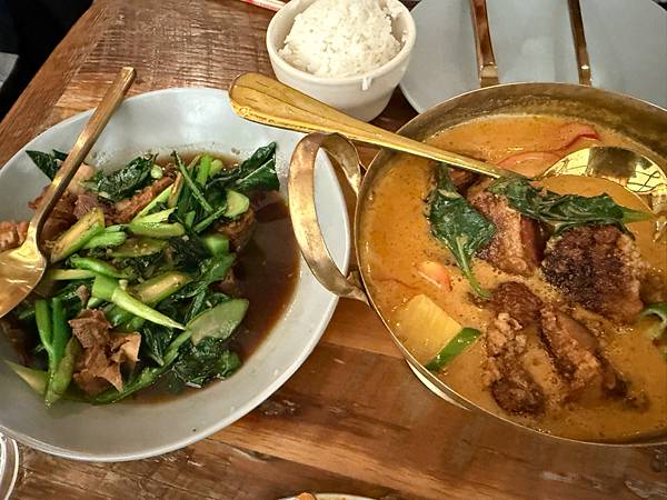 美國 華盛頓近郊 VA 泰式餐廳 Sisters Thai 美國 華盛頓近郊 VA 泰式餐廳 Sisters Thai