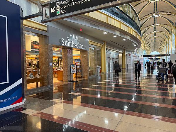 美國 華盛頓近郊 VA Sterling 到DCA搭飛機回台