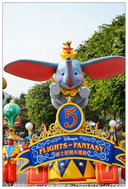 03.Starliner Diner and Flights of Fantasy Parade.jpg