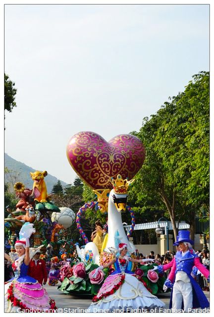 11.Starliner Diner and Flights of Fantasy Parade.jpg